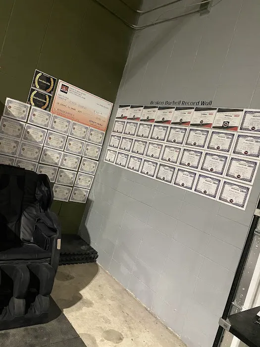 Broken Barbell Gym Picture 5