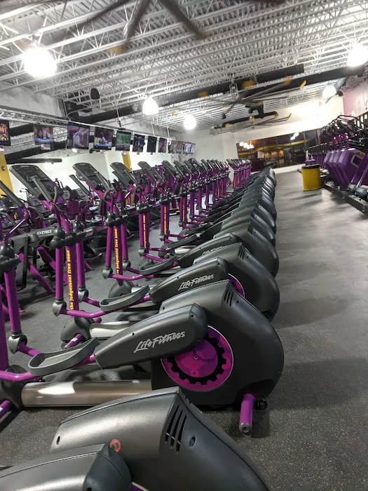 Planet Fitness Picture 6