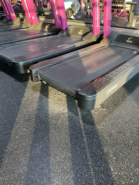 Planet Fitness Picture 10