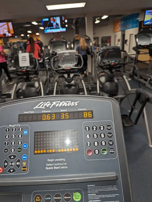 Crunch Fitness - Worcester Picture 6