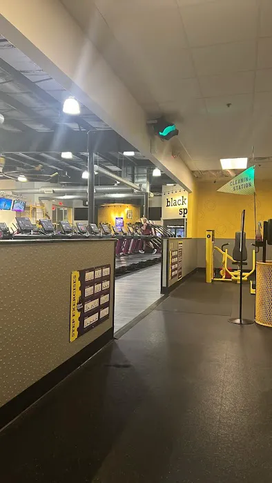 Planet Fitness Picture 6