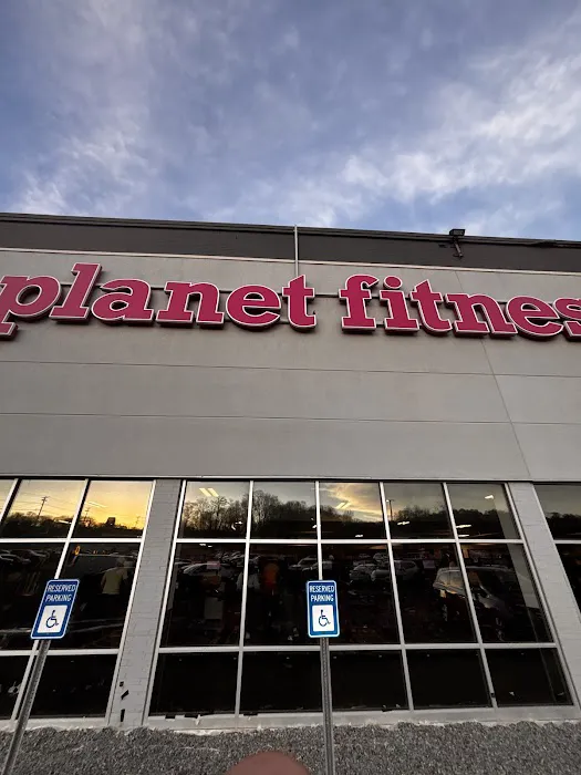 Planet Fitness Picture 4