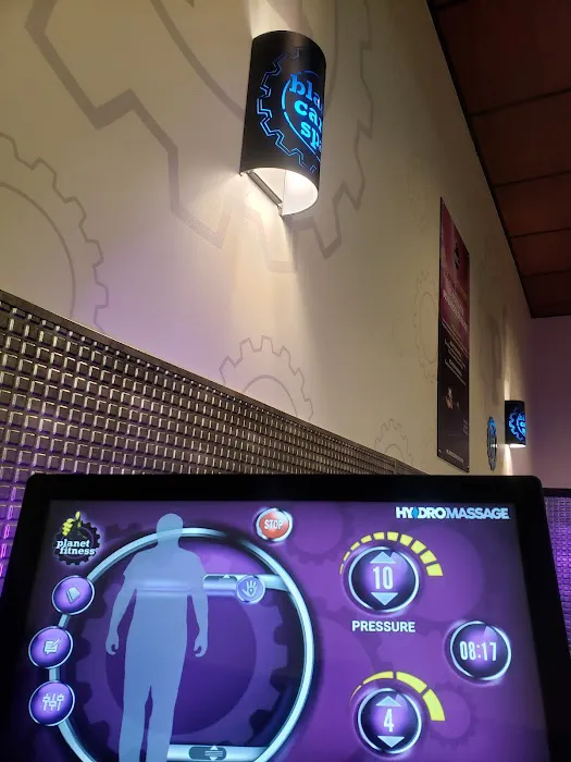Planet Fitness Picture 8