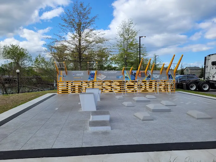Outdoor Fitness Court Picture 2
