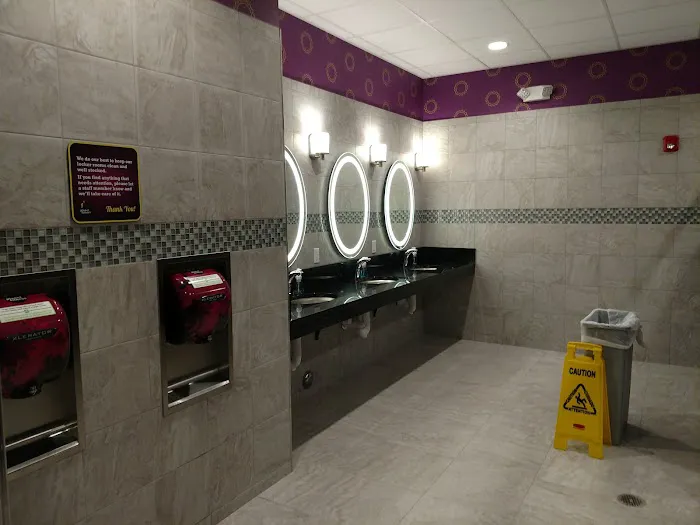 Planet Fitness Picture 5