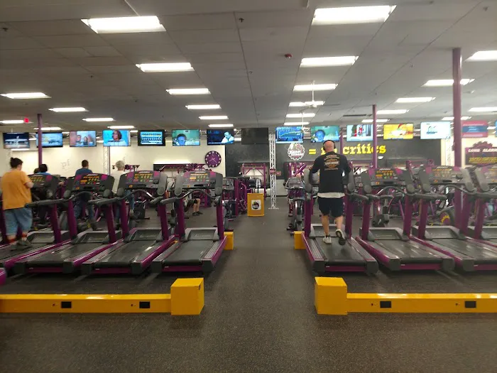 Planet Fitness Picture 10