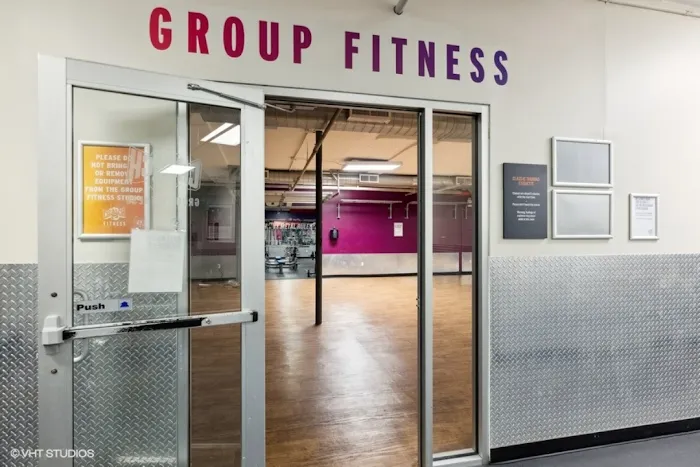 Crunch Fitness - Greenpoint Picture 9