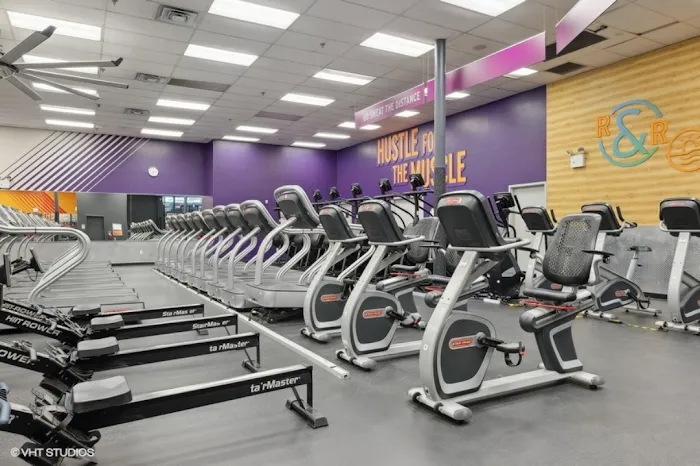 Crunch Fitness - Greenpoint Picture 10