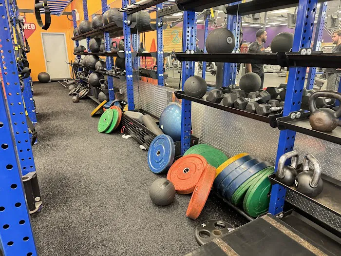 Crunch Fitness - Greenpoint Picture 4