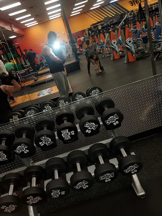 Crunch Fitness - Greenpoint Picture 2