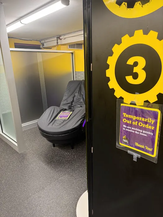 Planet Fitness Picture 9