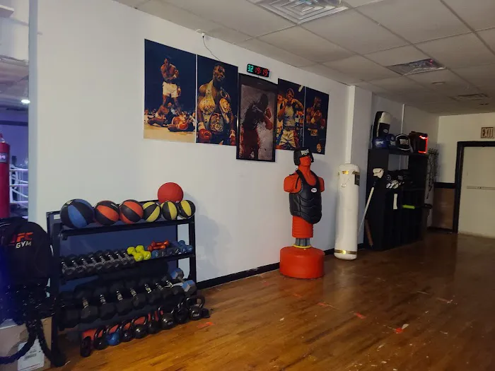 The Cave Astoria Boxing Picture 1