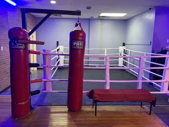 The Cave Astoria Boxing Picture 6