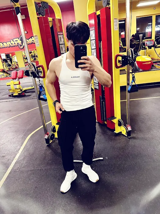 Retro Fitness Picture 4