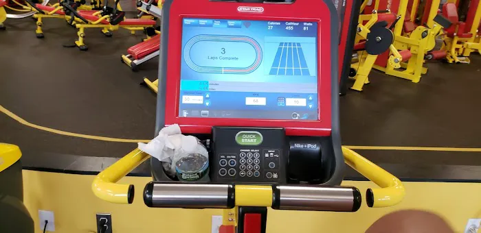 Retro Fitness Picture 7