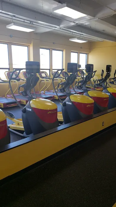 Retro Fitness Picture 1