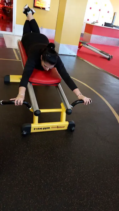 Retro Fitness Picture 8