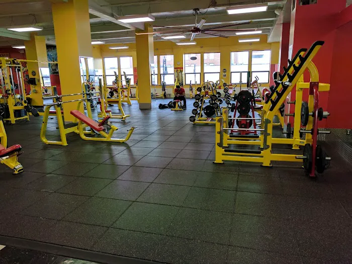 Retro Fitness Picture 5
