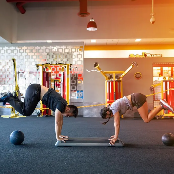 Retro Fitness Picture 1