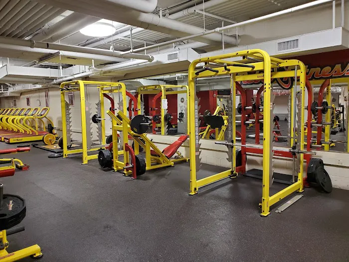 Retro Fitness Picture 6