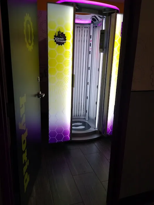 Planet Fitness Picture 6