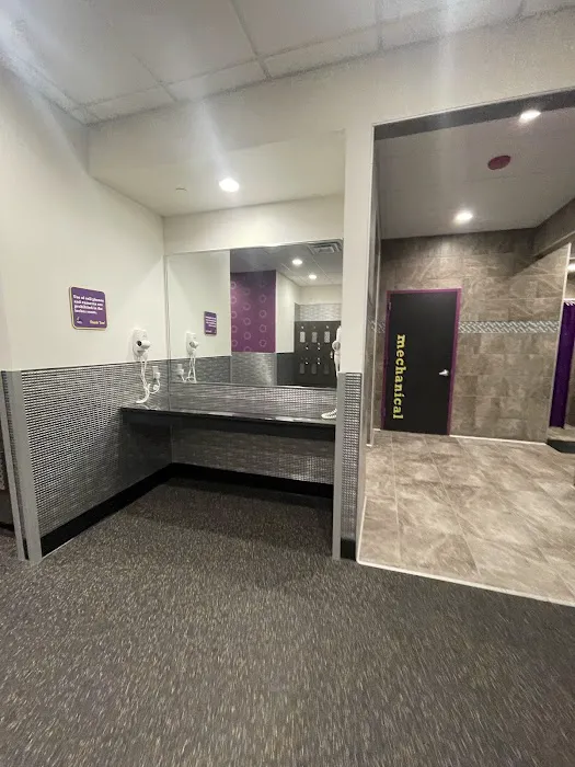 Planet Fitness Picture 9