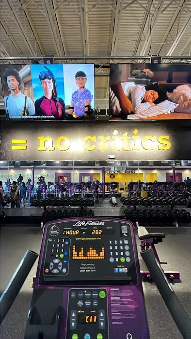 Planet Fitness Picture 7