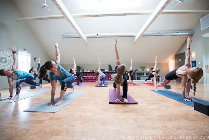 Revolution Community Yoga Picture 9