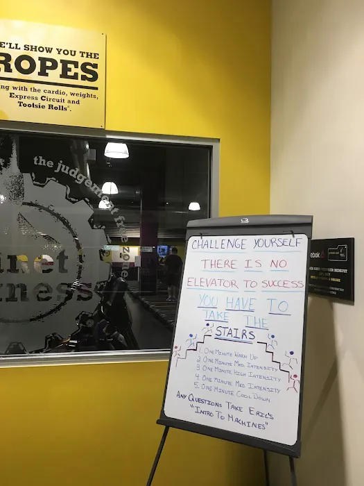 Planet Fitness Picture 7