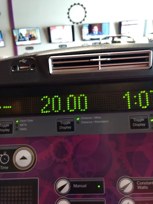 Planet Fitness Picture 8
