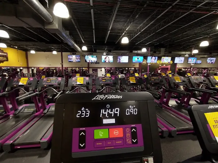 Planet Fitness Picture 8