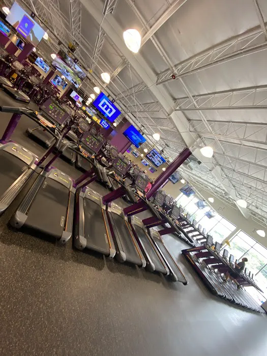 Planet Fitness Picture 9