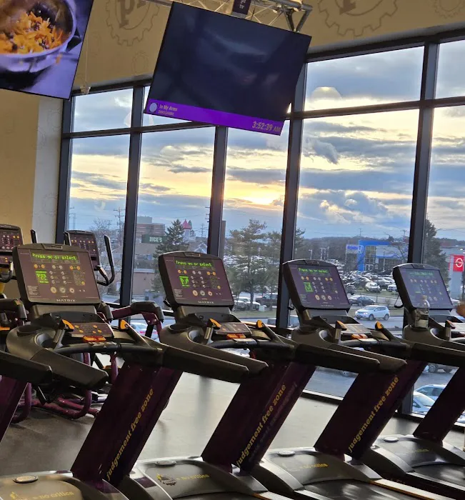 Planet Fitness Picture 7