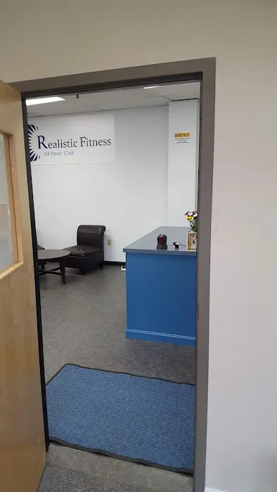 Real Fitness 24-Hour Gym Picture 5