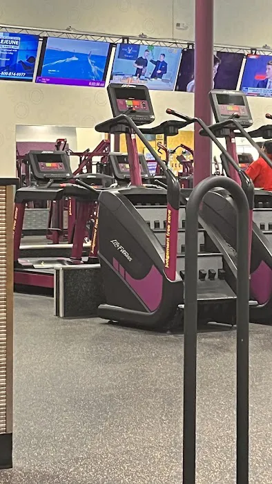 Planet Fitness Picture 6