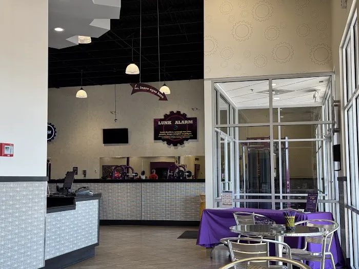 Planet Fitness Picture 10
