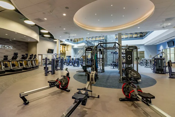 Onelife Fitness - Perimeter Sports Club Picture 1