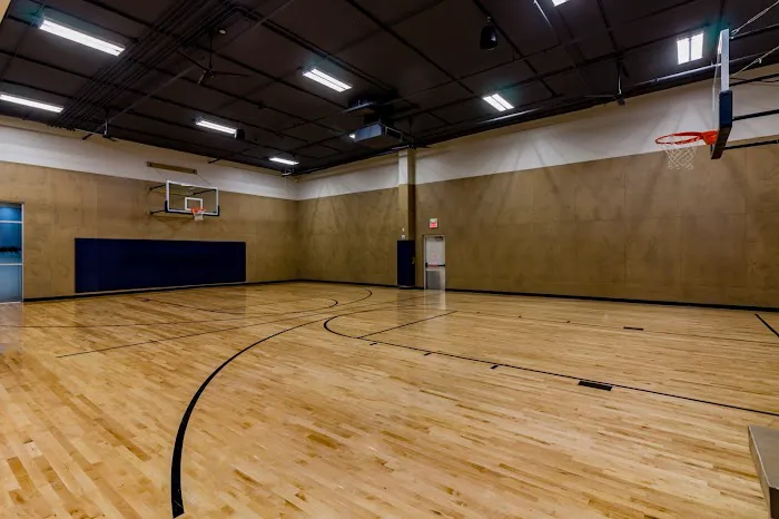 Onelife Fitness - Perimeter Sports Club Picture 3