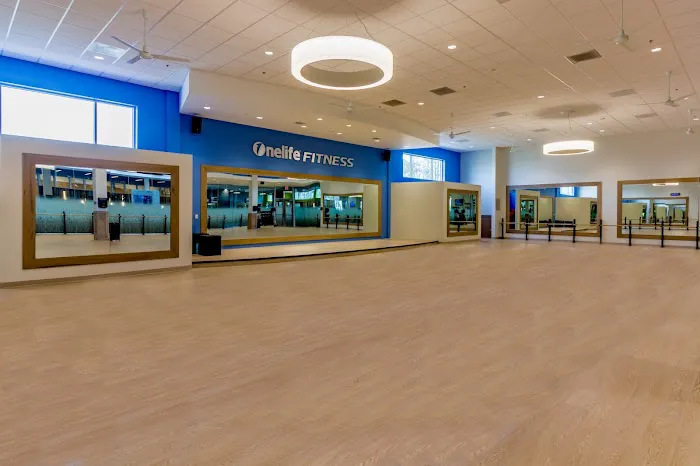 Onelife Fitness - Perimeter Sports Club Picture 8