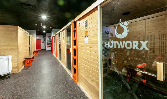 HOTWORX - Sandy Springs, GA - Perimeter Center Picture 3