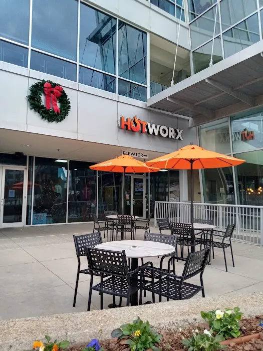 HOTWORX - Sandy Springs, GA - Perimeter Center Picture 4