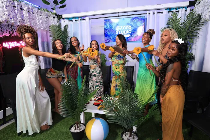 Aquatic Cinema Fitness Club (ACFC Studio) (Hot Tub Yoga) Picture 10