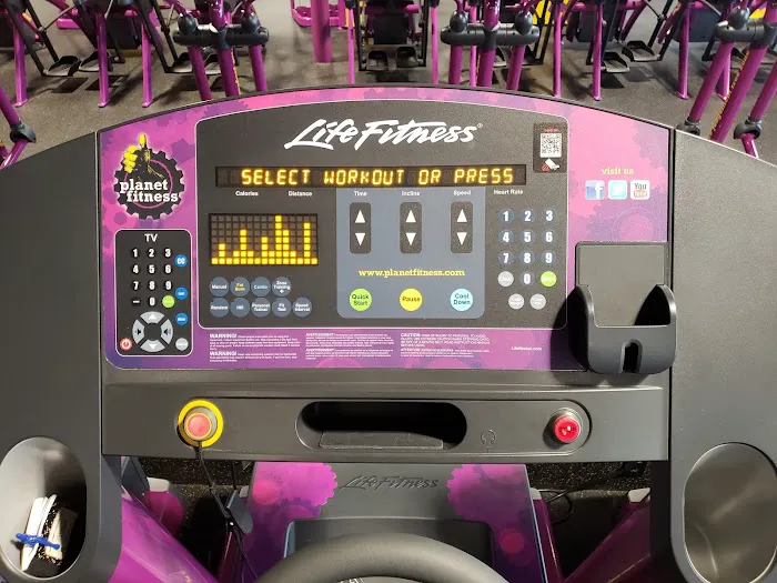 Planet Fitness Picture 9