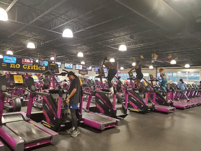 Planet Fitness Picture 6