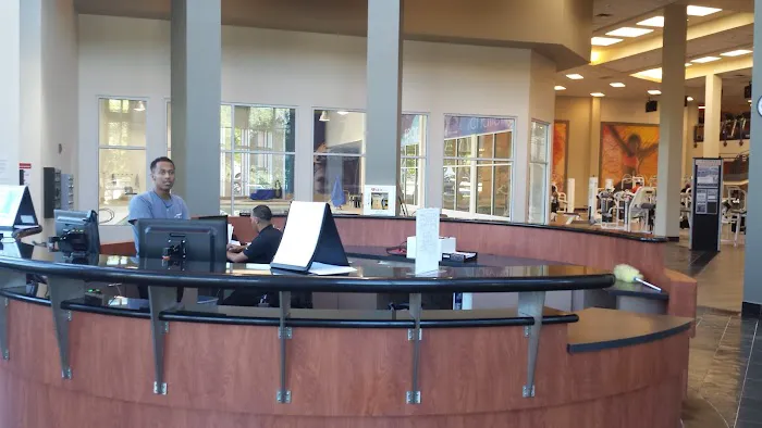 LA Fitness Picture 9