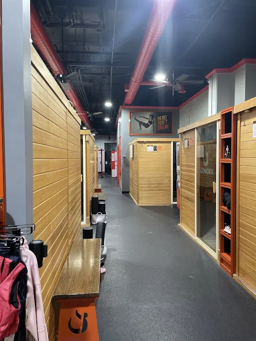 HOTWORX - Brookhaven, GA Picture 7