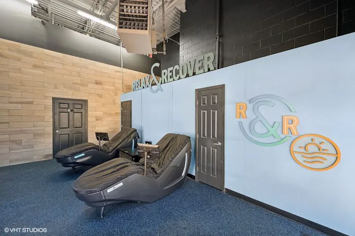 Crunch Fitness - Perimeter Picture 9