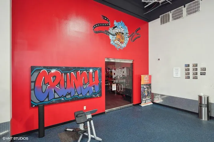 Crunch Fitness - Perimeter Picture 7