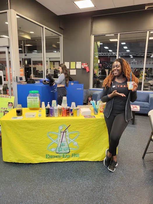 Crunch Fitness - Perimeter Picture 2