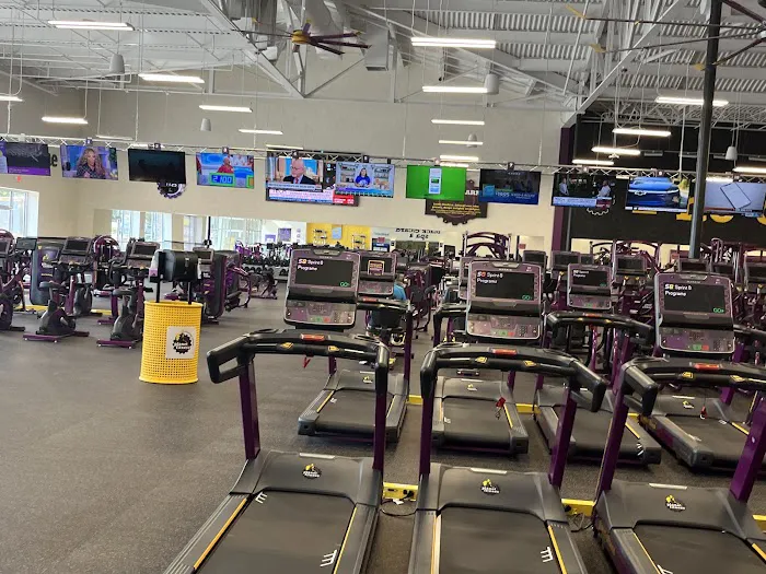Planet Fitness Picture 9